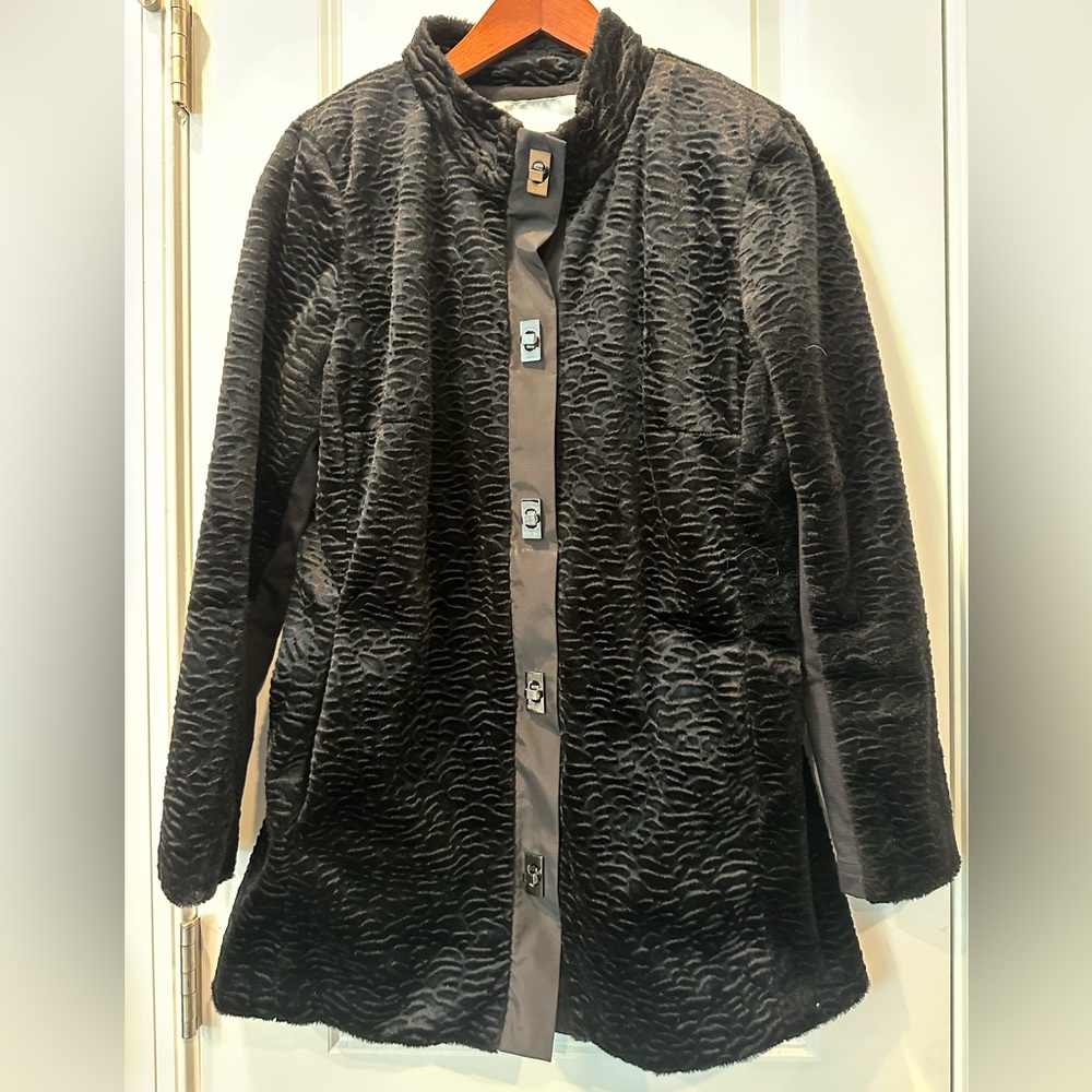 Carol Anderson Black Faux Fur Textured Jacket with Turn Lock Closure, Size M
